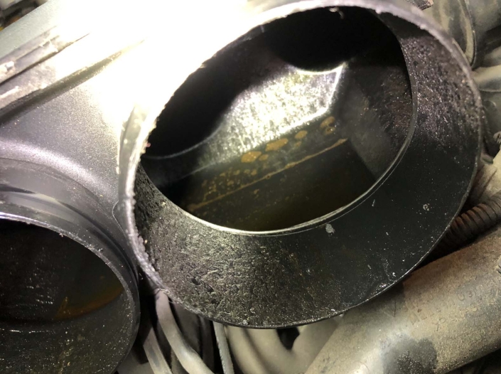 Plenum Inside w/ Oil