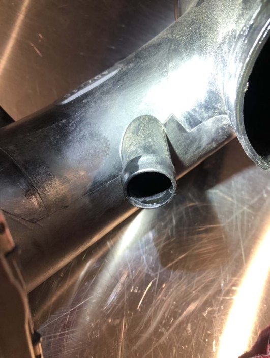 Breather Hose Connection