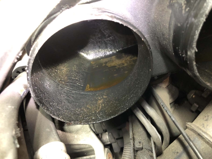 Plenum Inside w/ A LOT of Oil